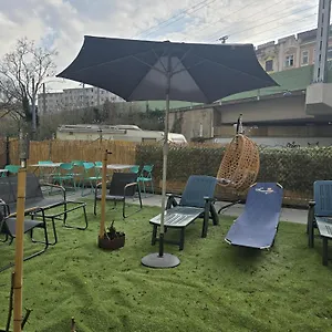 Lovely Shared 6br With Garden Near Danube & Millenium Wiedeń