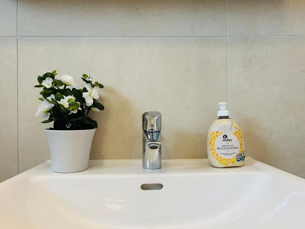 Garden - Free Parking - Modern Apartment Vienna Austria